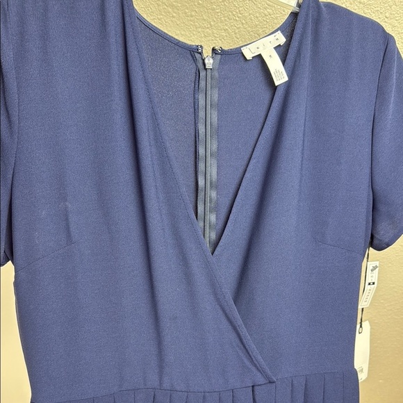 NWT Leith Navy Blue Pleated deep V-Neck, Faux Wrap Midi Dress - Picture 2 of 7